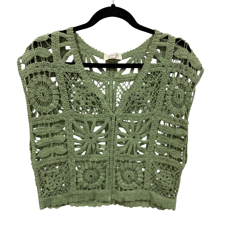 Doe and Rae Sage Green Crochet Knit Vest Top Small Floral Boho Cropped V-Neck